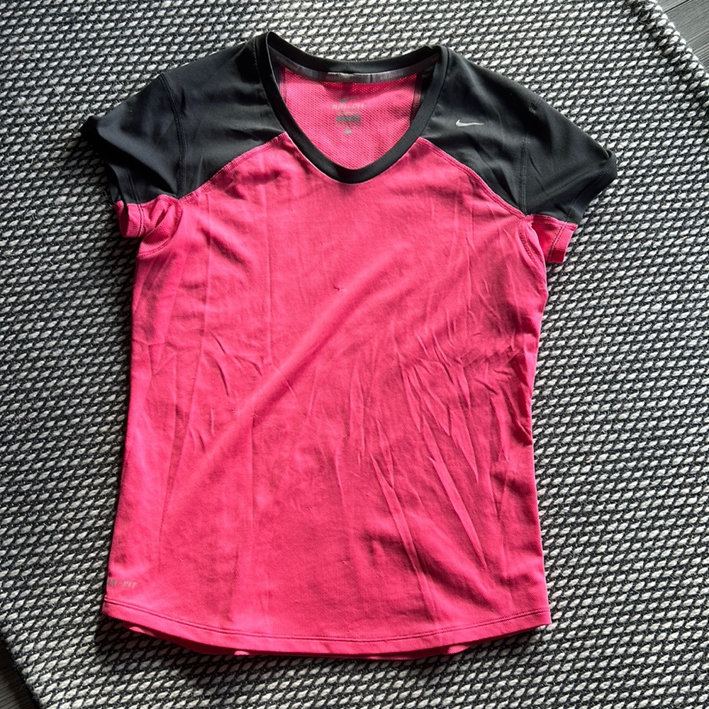 Mike dri-fit neon pink shirt